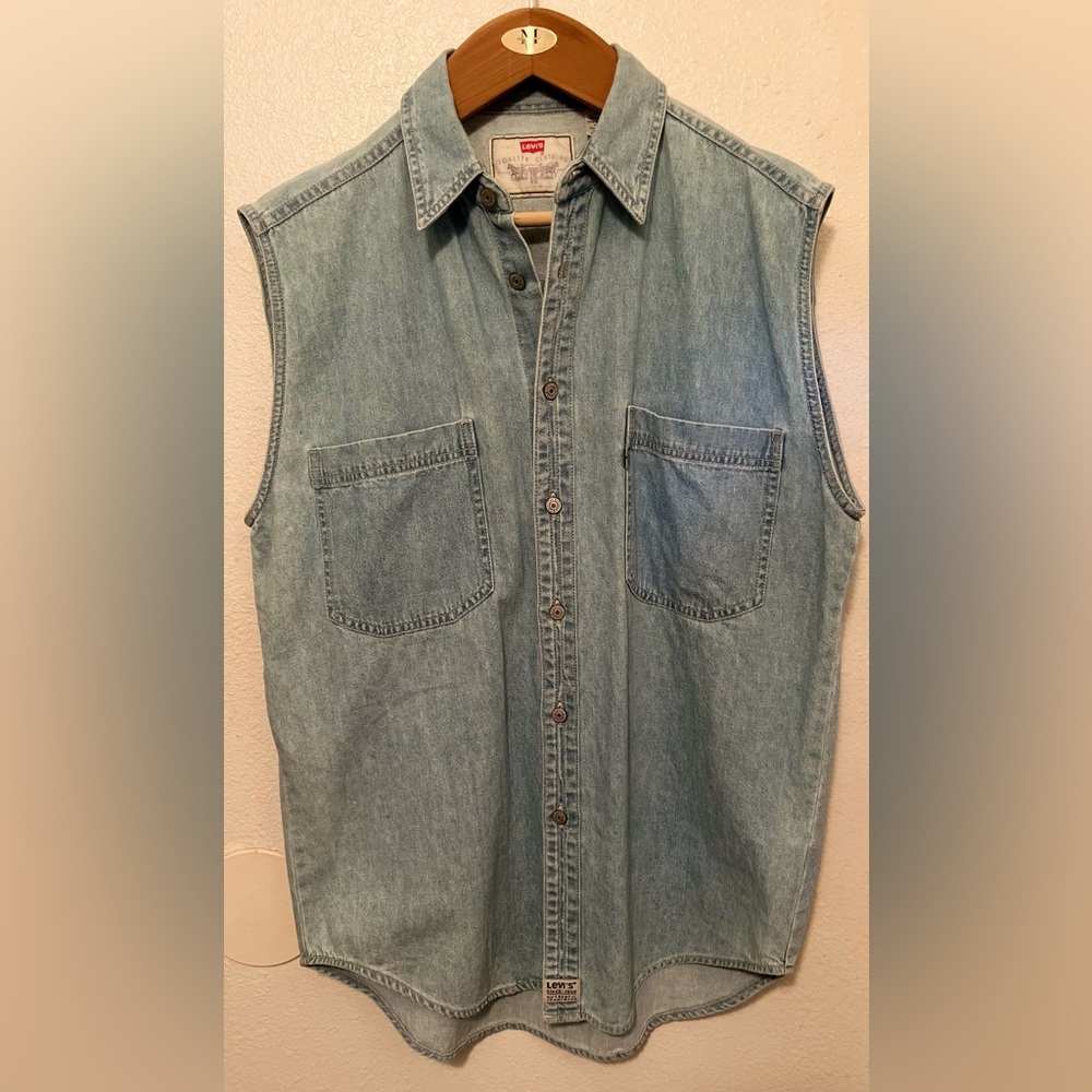 Vintage Levi’s Sleeveless Denim Shirt Vest Men’s Large Hong Kong Gray Tab